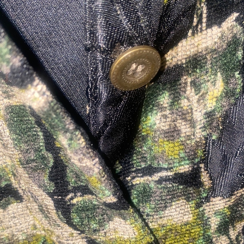 Vintage 90s Reversi Textured Floral Appliqué Sleeveless Vest in Black and Olive - Picture 3 of 10
